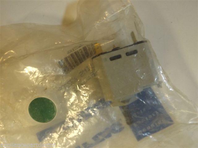 Maytag Dryer 33002750 Buzzer Switch NEW IN BOX Maytag Dryer 33002750 Buzzer Switch NEW IN BOX